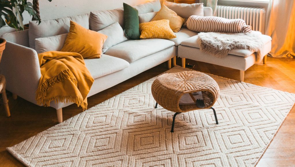 اتاق گرم و دنج با قالیچه